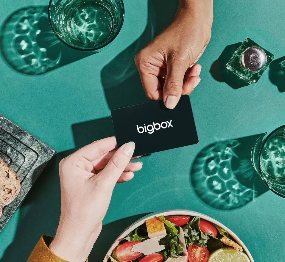 Gift Card en la mano